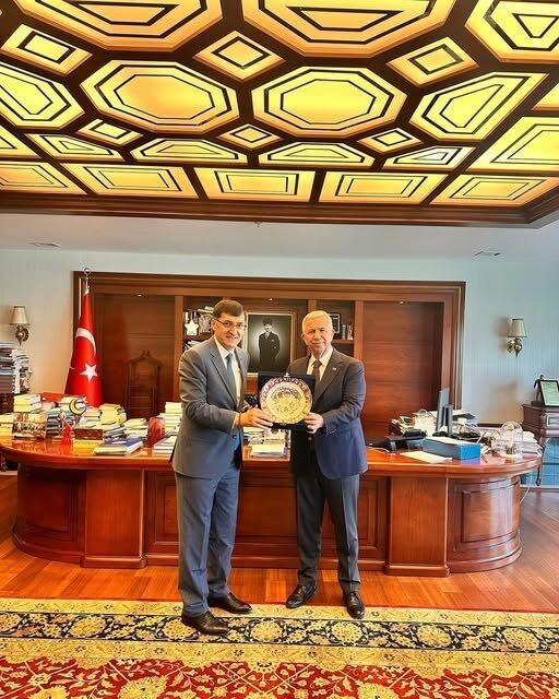 Kütahya Belediye Başkanı Eyüp Kahveci, Ankara Büyükşehir Belediye Başkanı Mansur