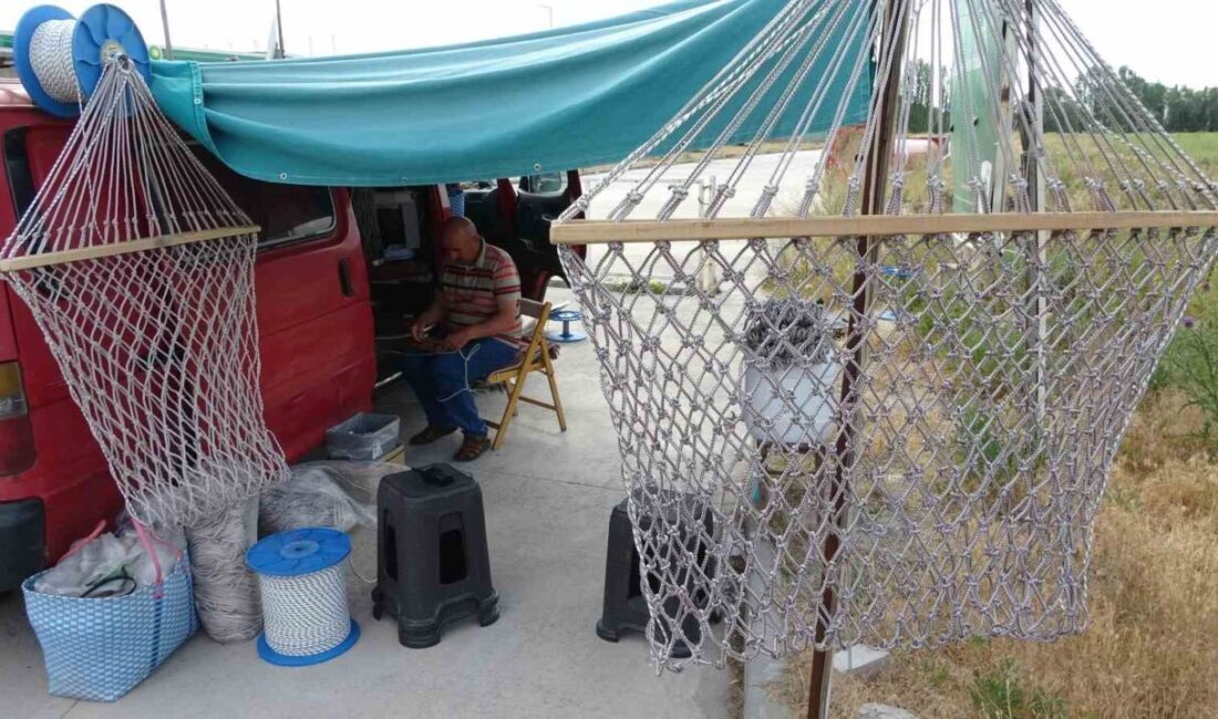 Kütahya’da yaşayan 65 yaşındaki Ahmet Kaptan, 25 yıl önce başladığı