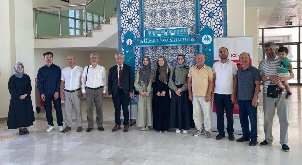 Kütahya Dumlupınar Üniversitesi (DPÜ) İlahiyat Fakültesi’nde Arapça Hazırlık Sınıfı’nı başarıyla