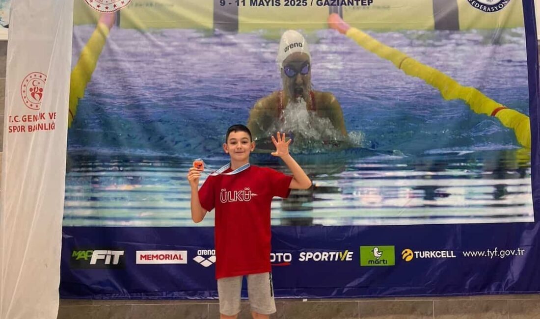 Kütahya’nın Tavşanlı ilçesindeki genç yüzücü Dua Dorukhan Doğanay, ikinci gez