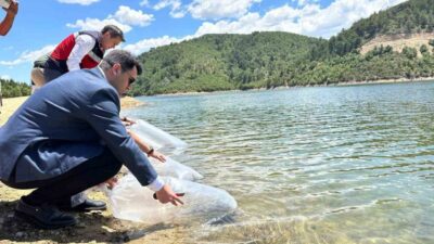 Kütahya’nın Hisarcık ilçesinde Tarım ve Orman Bakanlığının Su Kaynaklarının Balıklandırılması