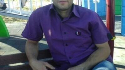 Kütahya’nın Hisarcık ilçesinde hareket halindeki traktör römorkundan düşen işçi ağır