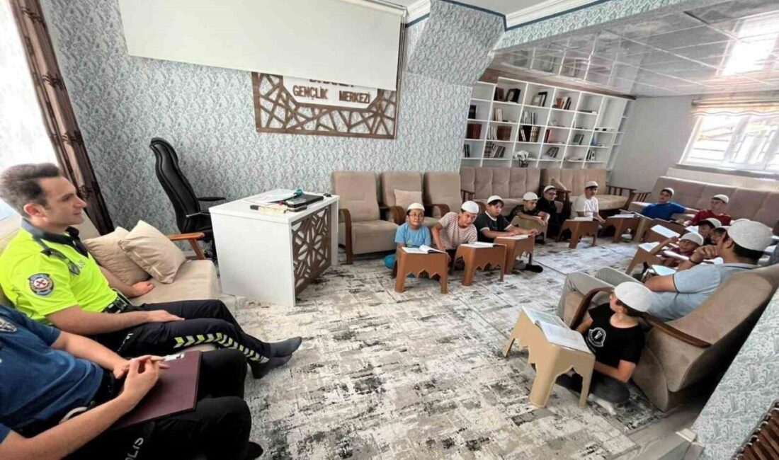 Hisarcık Müftülüğü Gençlik Merkezinde eğitim gören Yaz Kur’an Kursu öğrencilerine