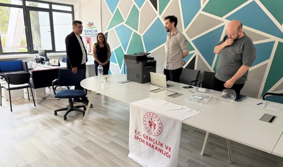 Kütahya Gençlik ve Spor İl Müdürlüğü’ne bağlı Dumlupınar Kapalı Spor