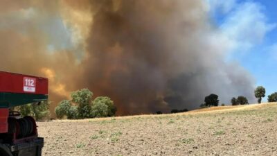YANGIN KISMEN KONTROL ALTINDA Kütahya Gediz’in Yenikent beldesi Hamzabey Mahallesi