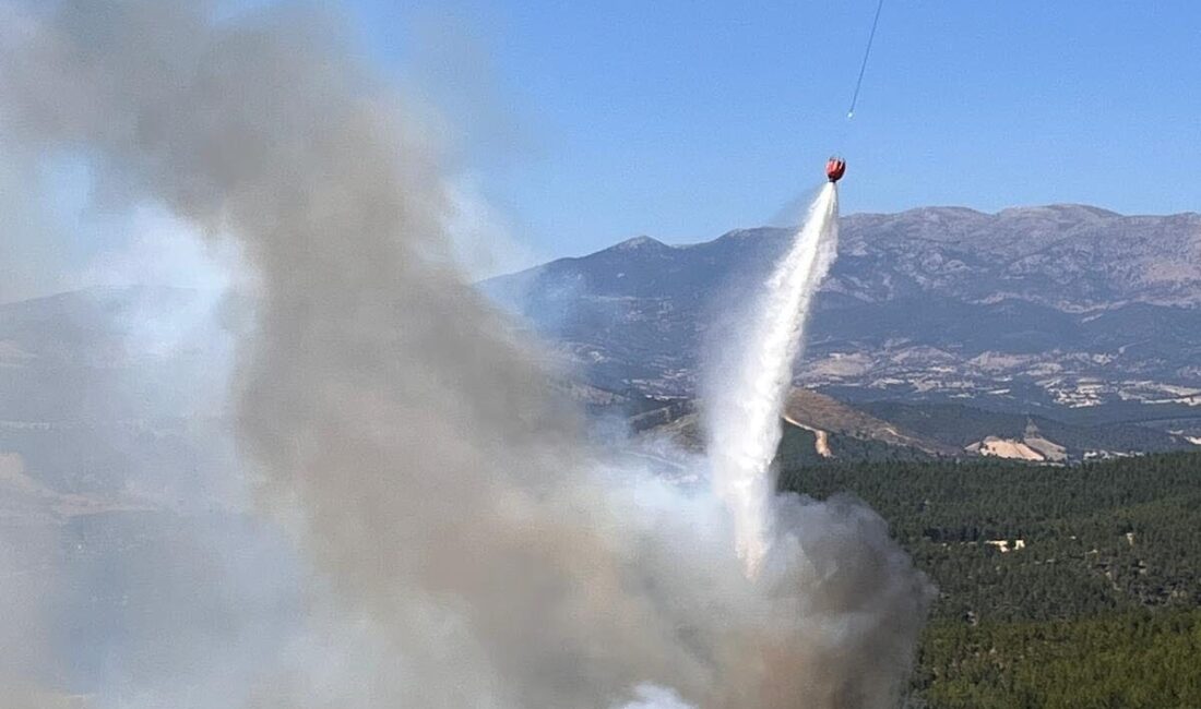 Oğuzhan KILIÇ/GEDİZ(Kütahya), – KÜTAHYA’nın Gediz ilçesinde orman yangını çıktı. Ekipler,
