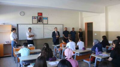 Kütahya İl Millî Eğitim Müdürü Mustafa Yılmaz ve Şube Müdürü