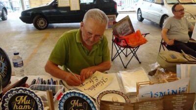 Kütahya’da kaligrafi sanatına gönül veren sanatçı Akif Ören, 2015 yılından