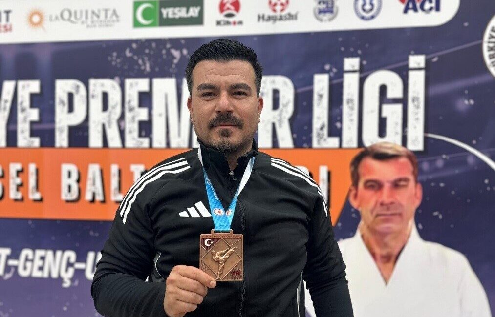 Kütahya’nın Tavşanlı ilçesinden sporcu Sabri Kıroğlu, Tokyo’da düzenlenecek İşitme Engelliler