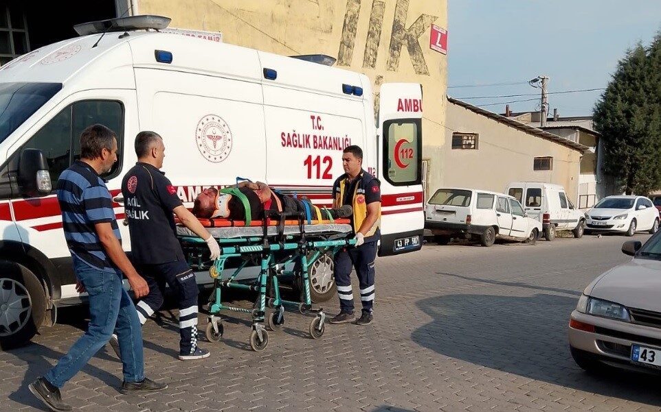 Kütahya’nın Tavşanlı ilçesinde meydana gelen trafik kazasında bir motosiklet sürücüsü