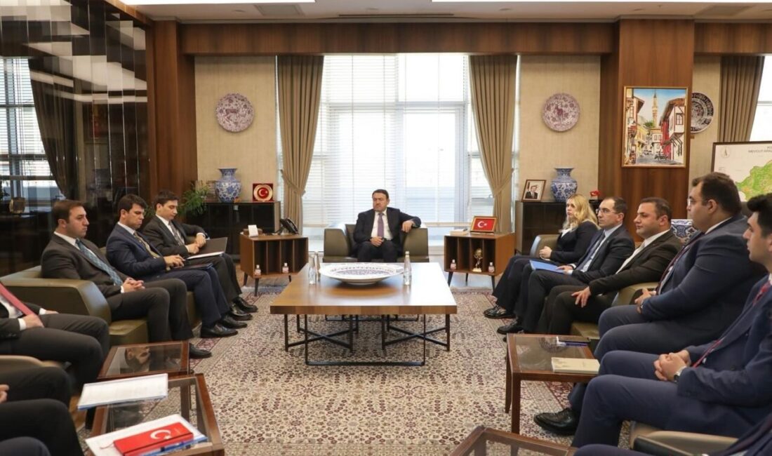 Kütahya Valisi Musa Işın, il genelinde yürütülen kamu hizmetlerinin değerlendirilmesi