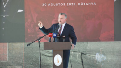 BAKAN BAK: 30 AĞUSTOS BİR MİLLETİN DİRİLİŞİNİN SEMBOLÜDÜR Gençlik ve
