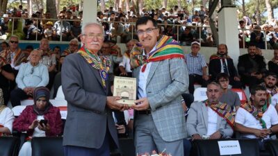 Domaniç Belediyesi’nin ev sahipliğinde düzenlenen 664. Geleneksel Domaniç Yağlı Pehlivan