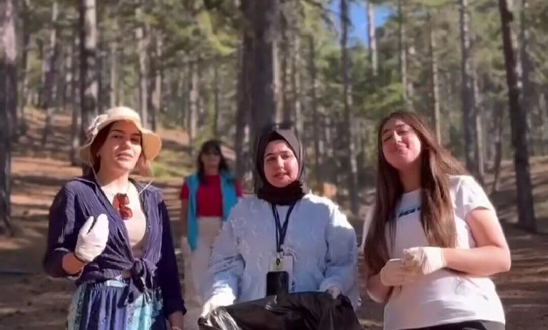 Kütahya’nın Gediz ilçesindeki Muratdağı Gençlik Kampı, çevre duyarlılığını artırmaya yönelik