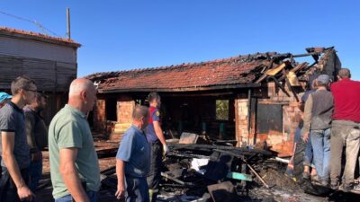 Mustafa YİĞİT/DOMANİÇ (KÜTAHYA), – KÜTAHYA’nın Domaniç ilçesinde hızar atölyesinde çıkan