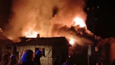 Tuna İŞLEYEN/TAVŞANLI (Kütahya), – KÜTAHYA’nın Tavşanlı ilçesinde çıkan yangında 2