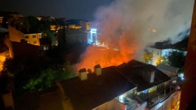 Tuna İŞLEYEN/TAVŞANLI(Kütahya), – KÜTAHYA’nın Tavşanlı ilçesinde elektrik kontağından çıkan yangında,