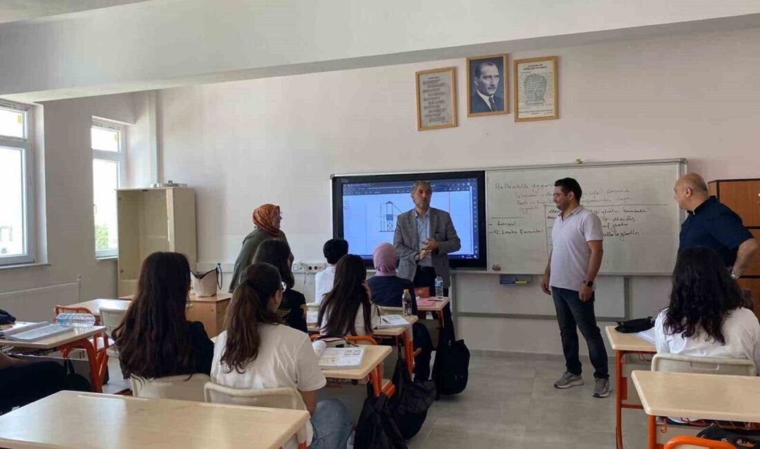 Kütahya İl Millî Eğitim Müdürü Mustafa Yılmaz ve Millî Eğitim