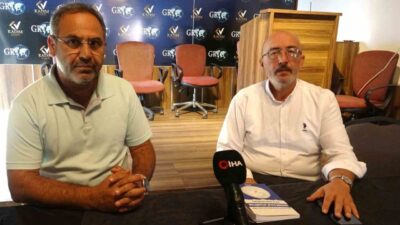 Kütahya Kadim Vakfı Başkanı Mustafa Önsay, ailesiyle birlikte karayolu ile