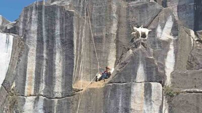 Kütahya AFAD ekipleri, Enne Mahallesi Tabiat Parkı bölgesindeki kayalıklarda mahsur