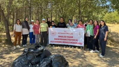 Kütahya’da engellilerin katılımıyla çöp toplama etkinliği düzenlendi. Kütahya Aile ve