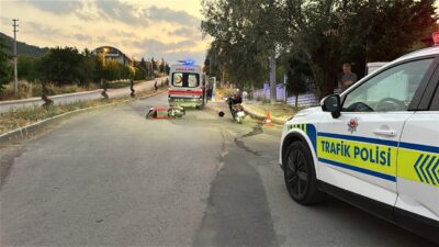 Oğuzhan KILIÇ/ KÜTAHYA, – KÜTAHYA’da kontrolden çıkarak kaldırıma çarpan motosikletin