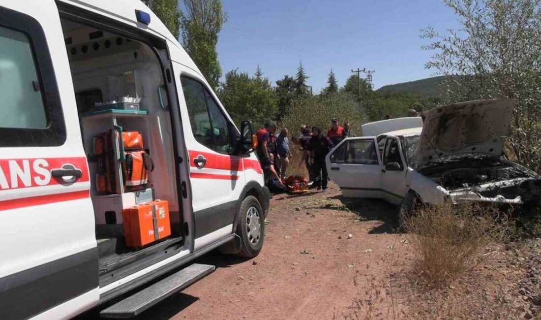 Kütahya’nın Tavşanlı ilçesinde meydana gelen trafik kazasında 3 kişi yaralandı.