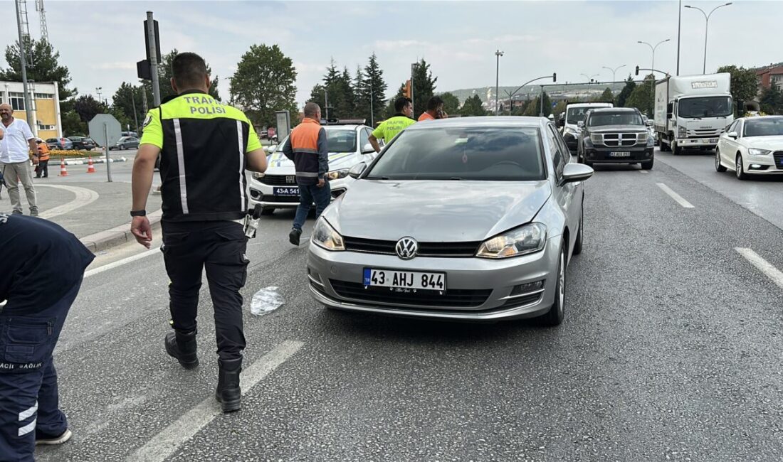 Oğuzhan KILIÇ/ KÜTAHYA, – KÜTAHYA’da yaya üstgeçidini kullanmayıp çevreyolundan karşıya