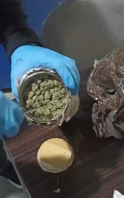 Kütahya İl Emniyet Müdürlüğü ekiplerinin çalışmaları sonucu üzerinde ve eşyaları