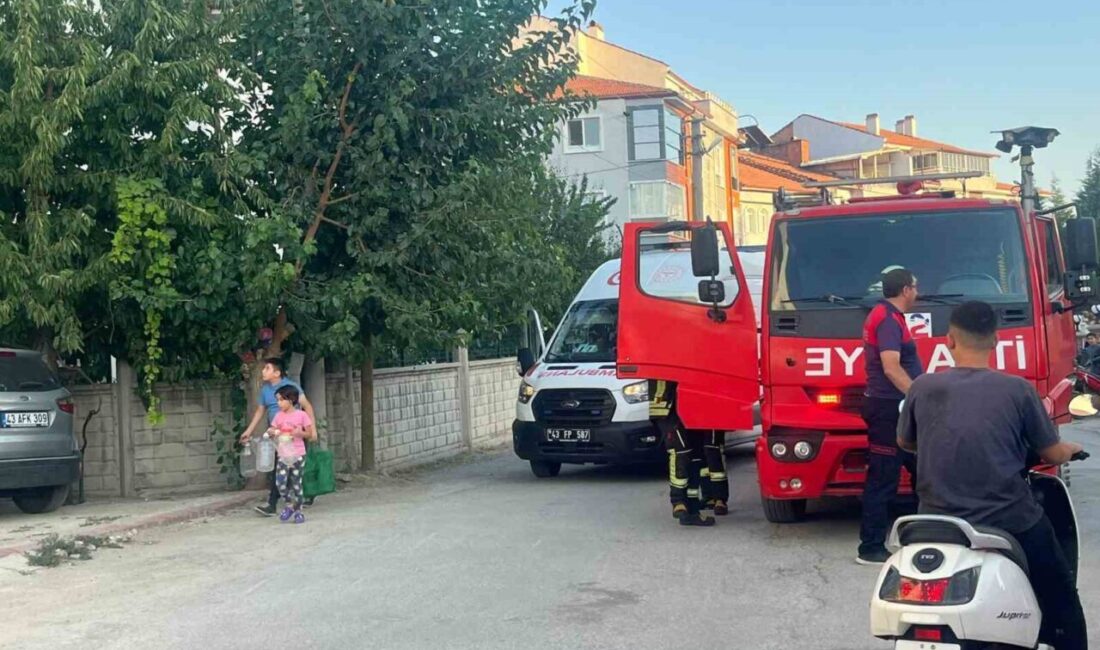 Kütahya’nın Tavşanlı ilçesinde, çatı katından duman çıktığı ihbarı üzerine harekete