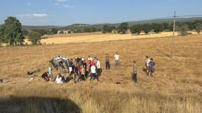 Ercan KOLKU/ EMET(Kütahya), – KÜTAHYA’nın Emet ilçesinde, kontrolden çıkan otomobilin