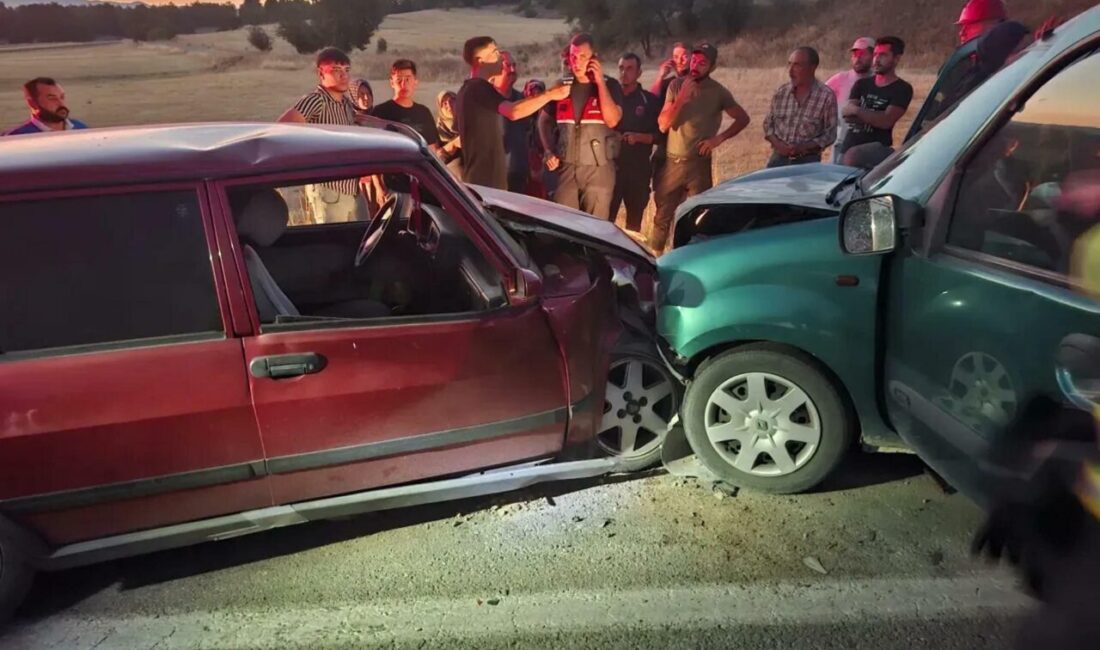 Mehmet ALTINTAŞ/GEDİZ (Kütahya), – KÜTAHYA’nın Gediz ilçesinde, otomobil ile çarpışan