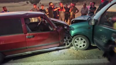 Mehmet ALTINTAŞ/GEDİZ (Kütahya), – KÜTAHYA’nın Gediz ilçesinde, otomobil ile çarpışan