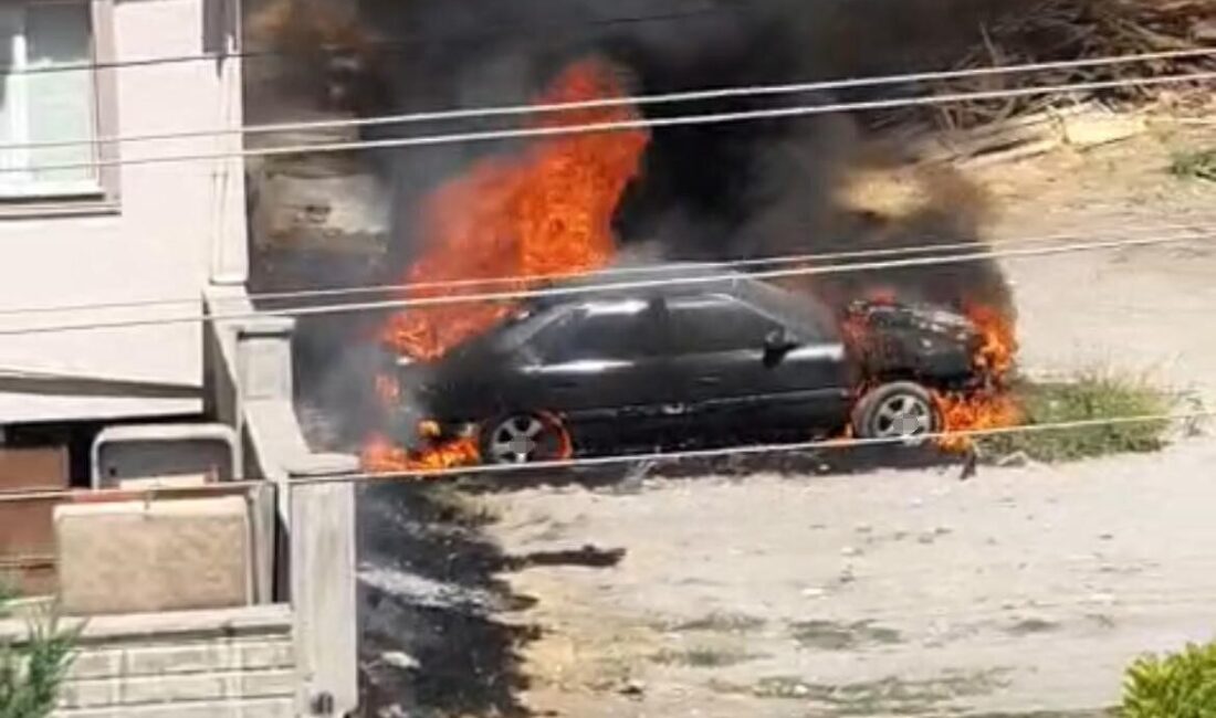 Kütahya’da park halindeyken yanan otomobil kullanılmaz hale geldi. Tavşanlı ilçesi