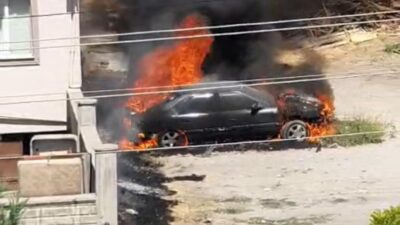 Kütahya’da park halindeyken yanan otomobil kullanılmaz hale geldi. Tavşanlı ilçesi