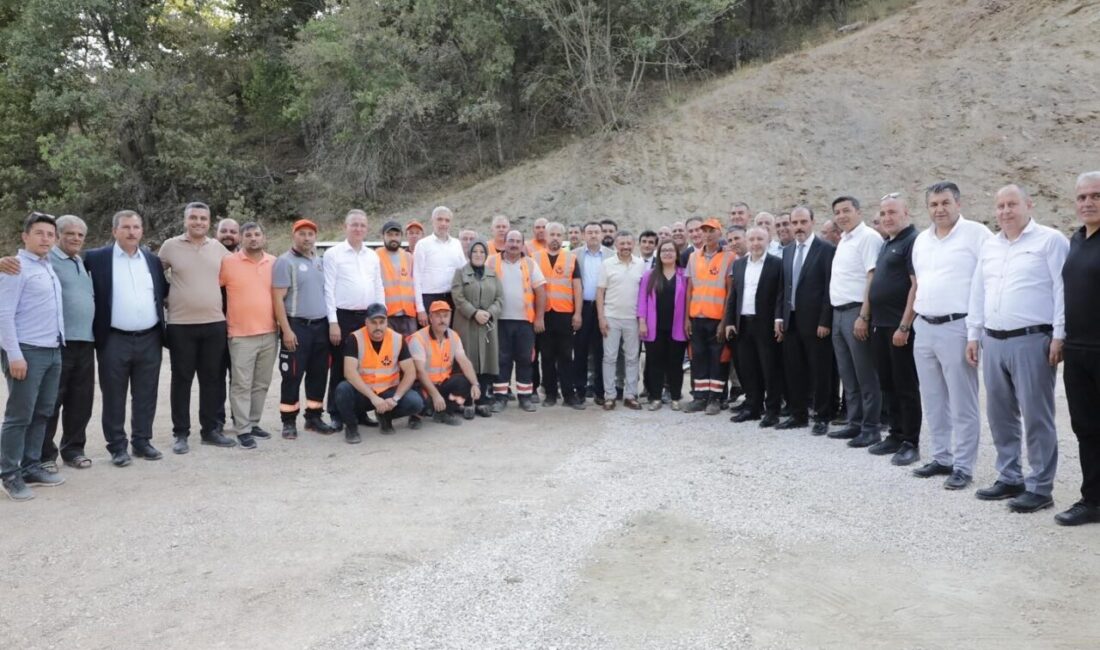 Kütahya Valisi Musa Işın, Simav-Harmancık yolunda yürütülen 2 bin 200