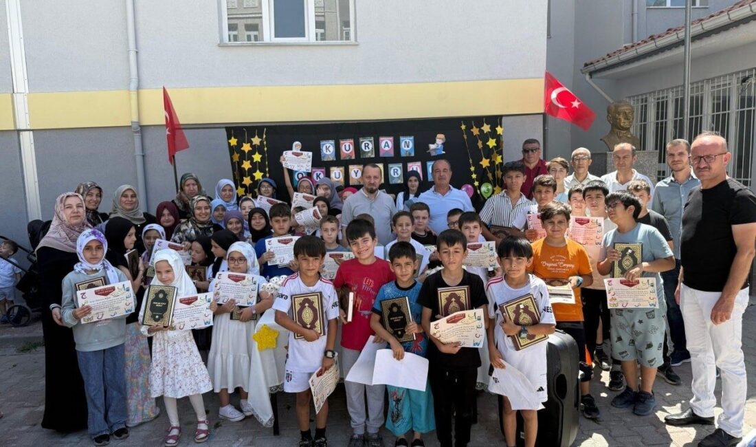Kütahya’nın Simav İlçe Müftülüğünce Atatürk İlkokulunda açılan Yaz Kur’an Kursunda,