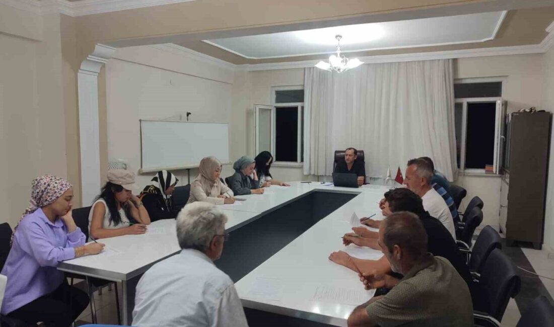 Kütahya’nın Simav ilçesi Güney beldesinde ’Tohum Hazırlama Makineleri Bakım ve