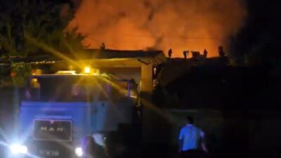 Kütahya’nın Tavşanlı ilçesine bağlı Başköy köyünde akşam saatlerinde çıkan yangın,