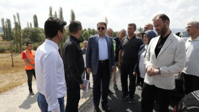 Kütahya Valisi Musa Işın yapımı tamamlanan Hisarcık-Emet Köprüsünde incelemelerde bulunarak