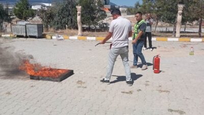 Kütahya Dumlupınar Üniversitesi (DPÜ) Emet Meslek Yüksekokulunda yangın tatbikatı gerçekleştirildi.
