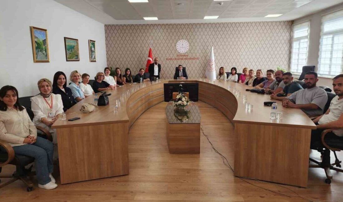 Kütahya’da Adnan Menderes Ortaokulu, Erasmus+ ’Mankind Act Keeps Earth-MAKE’ projesinin