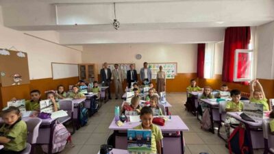 Kütahya’nın Gediz ilçesinde, yeni eğitim-öğretim yılının başlamasıyla kutlanan İlköğretim Haftası