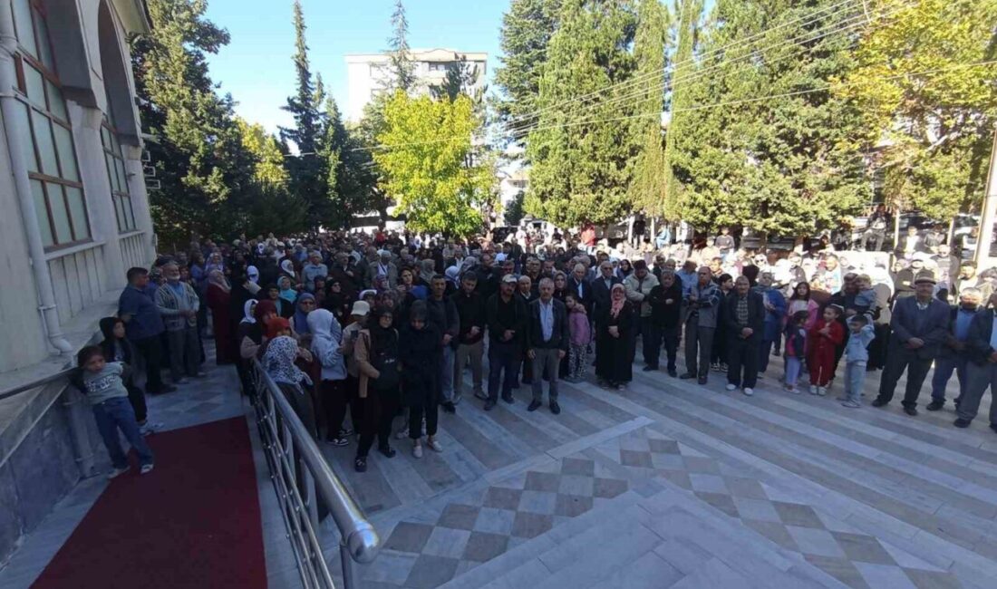 Kütahya’nın Gediz ilçesinden 31 kişilik bir umreci kafilesi, Diyanet İşleri