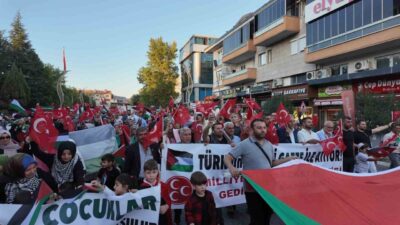 Kütahya’nın Gediz ilçesinde Filistin’e destek yürüyüşü düzenlendi. Gediz Belediyesi, Dumlupınar