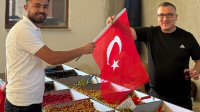 AK Parti Hisarcık Gençlik Kolları Başkanlığı tarafından kapalı pazar yerinde