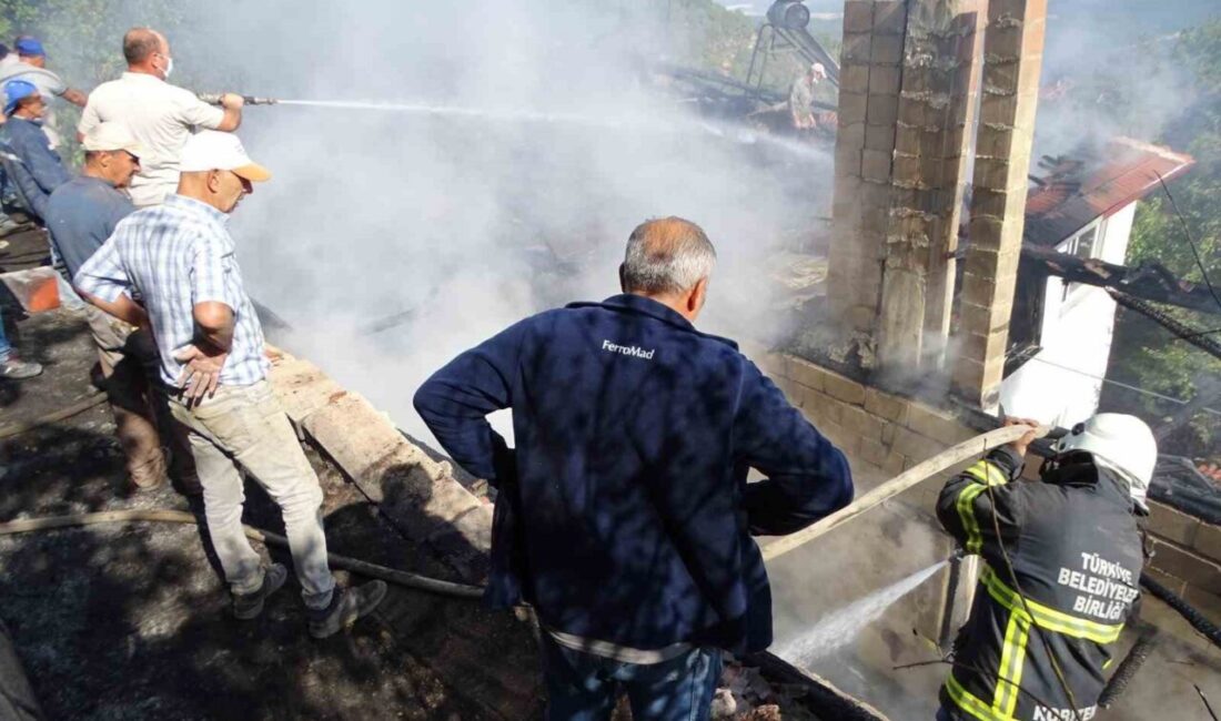 Kütahya’nın Hisarcık ilçesi Karağıl köyünde iki katlı evde çıkan yangın