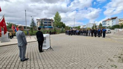 Kütahya’nın Hisarcık ilçesinde “19 Eylül Gaziler Günü” resmi törenle kutlandı.