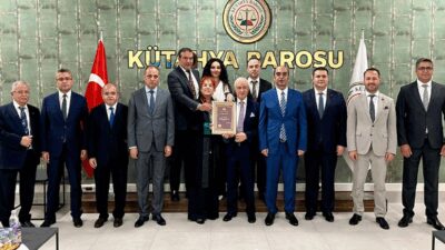 Kütahya’da avukatlık mesleğinde 40 ve 50 yılını geride bırakan avukatlara