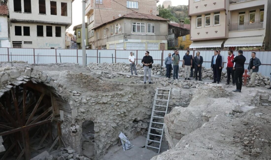 Kütahya’nın Merkez Börekçiler Mahallesi’nde bulunan Yakup Çelebi İmaret Külliyesi kazı